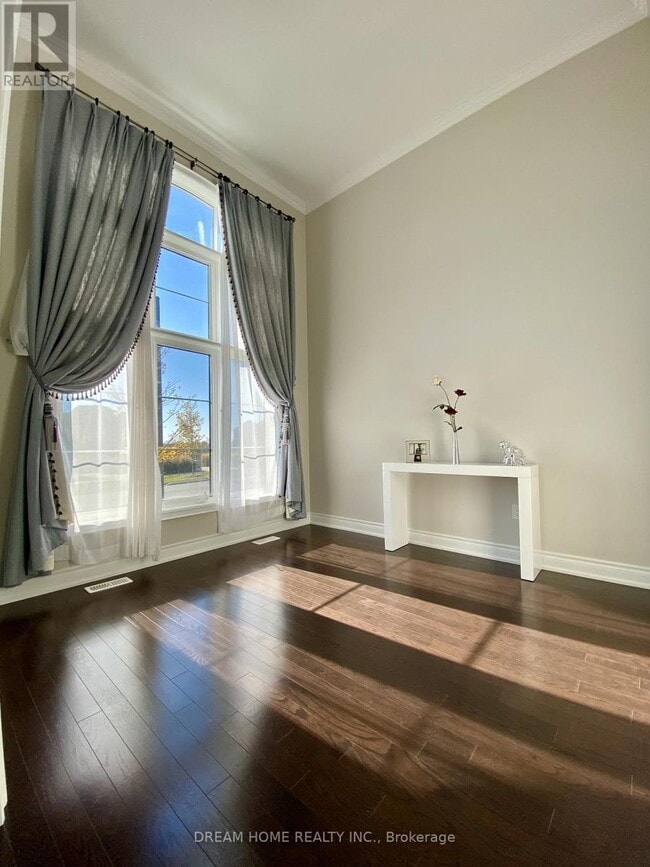 Building Photo - 28 Larkin Ave