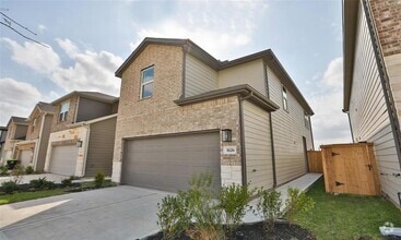 Building Photo - 1626 Revolution Way