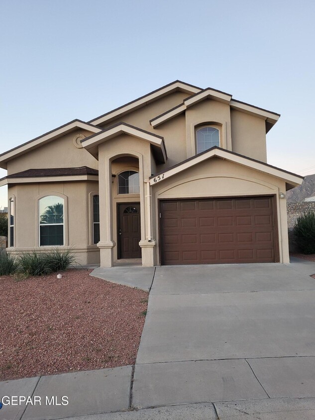 Foto principal - 657 Pete Payan Dr