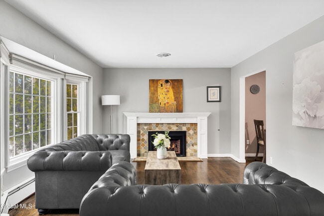 Foto del edificio - 15 Brookwood Dr