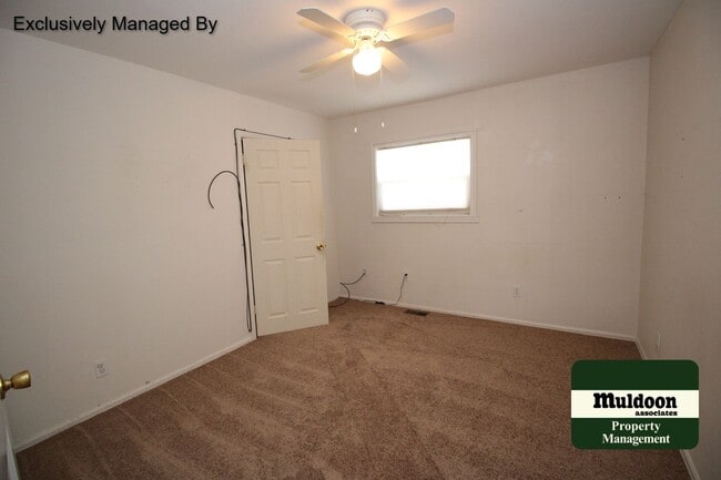 Building Photo - 7380 Maine Ln