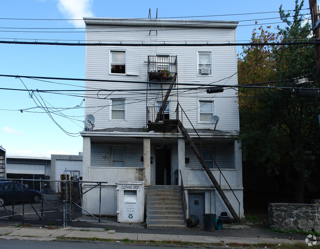 Building Photo - 51 Purdy Ave