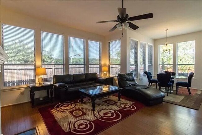 Building Photo - 2502 Chesapeake Ct