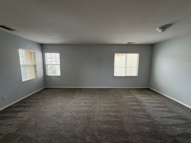 Building Photo - Elegant 4-Bedroom, 3-Bathroom Home with 3-...
