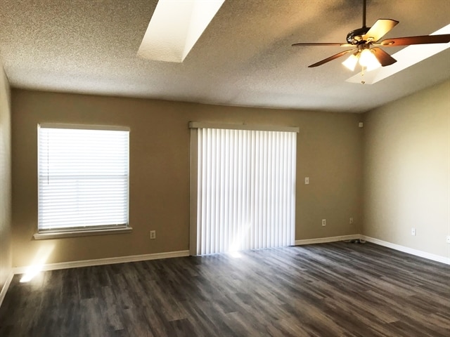 Foto del edificio - 3080 Golden Pond Blvd
