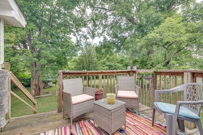 Foto del edificio - 1107 Sunset Dr