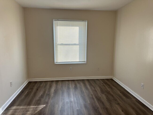 Foto del edificio - 9757 Lorna Ln