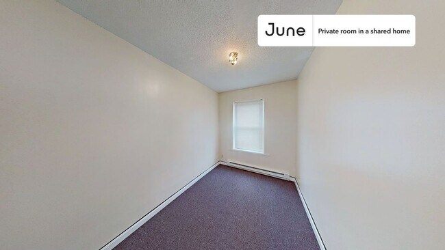 Foto del edificio - Room in Shared 3 bed/1 bath home