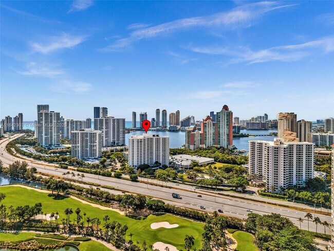 Foto del edificio - 3300 NE 191st St