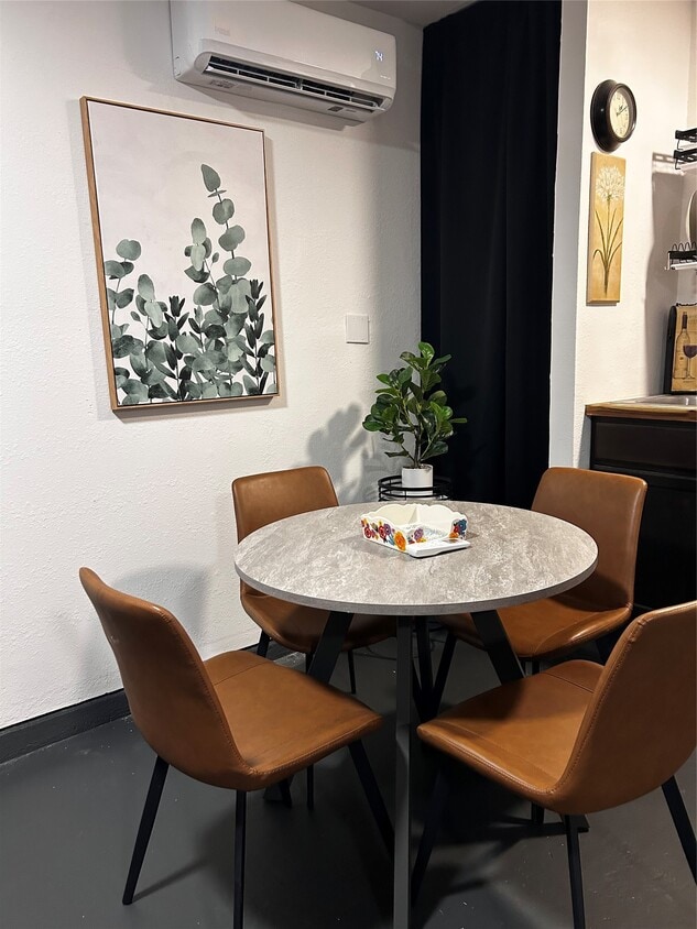 Building Photo - 16837 Kettle Creek Dr