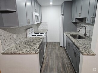 Building Photo - 3910 Crystal Lake Dr