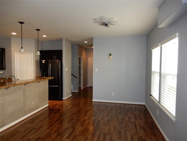 Foto del edificio - 17115 Wilthorne Gardens Ct