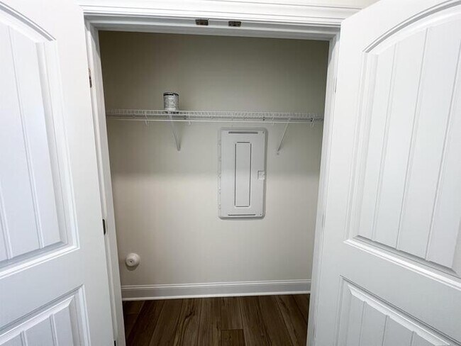 Foto del edificio - 324 Highview Dr