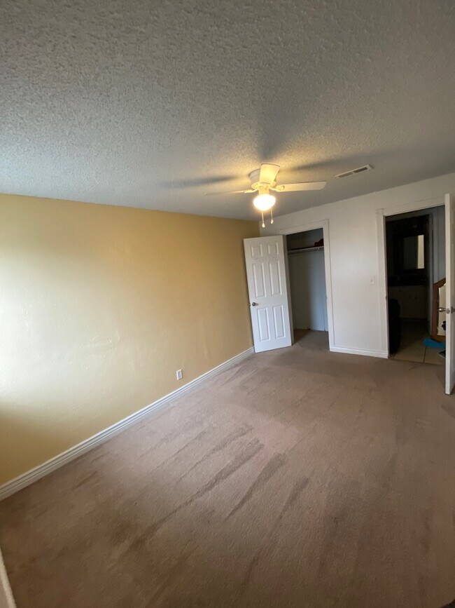 Building Photo - 1861 W 600 N