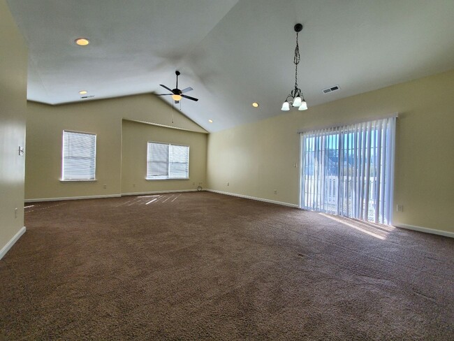 Foto del edificio - Move-In Ready 3BR Home with Great Living S...