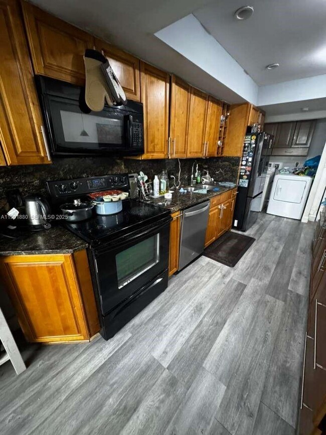 Foto del edificio - 19416 NE 26th Ave