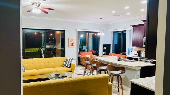 Foto del edificio - 10659 Glencorse Terrace