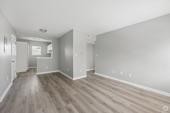 1BR, 1BA - 560SF - Living Room - Pointe Arlington
