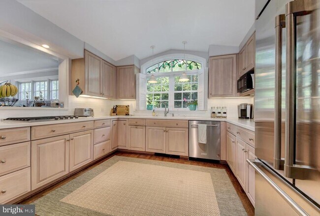 Foto del edificio - 8232 Kerry Ct