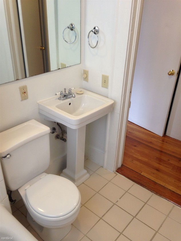 Primary Photo - 2 br, 1 bath Apartment - Highland Oaks 800-15