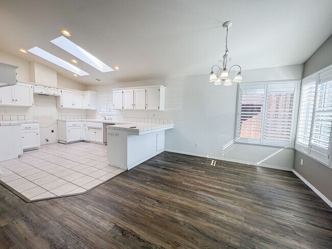 Foto del edificio - Unique 3 Bedroom, 3 Bathroom Home in Oceano