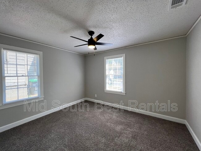 Building Photo - 1016 Palermo Ave