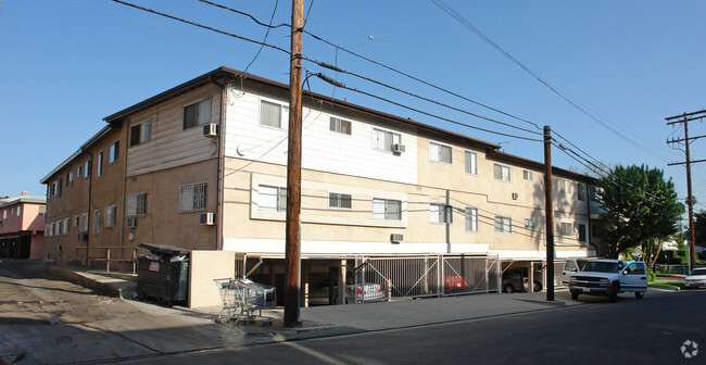 Ecino Courtyard - Encino Courtyard