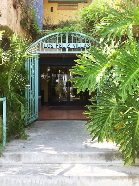 Entrada del edificio - 4627 Finley Ave