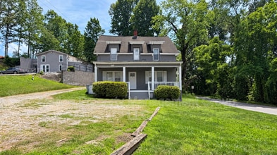 Building Photo - 808 Harrisburg Dr SW