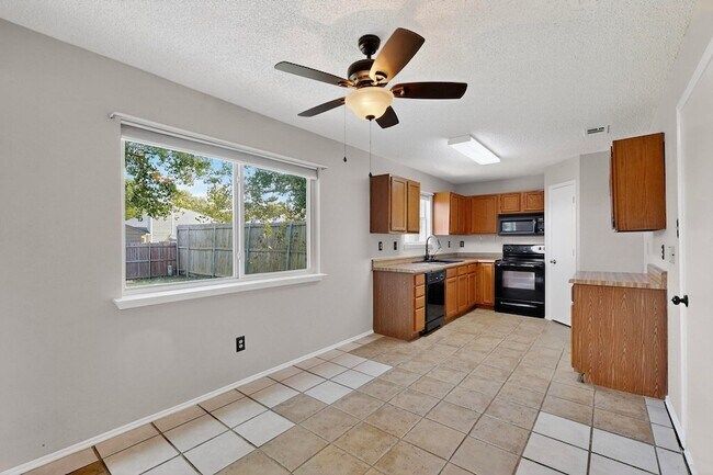 Foto del edificio - 4821 Abbott Ave