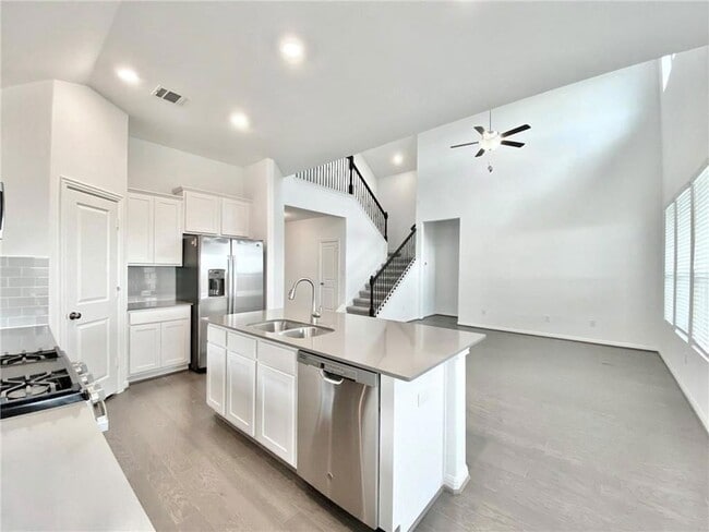 Foto del edificio - 1616 Cobblecrest Ln