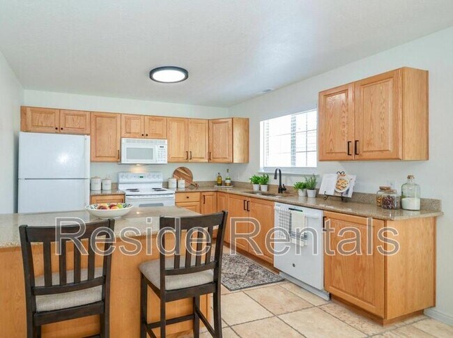 Foto del edificio - 450 W 1800 N