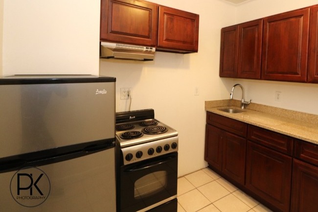 Foto del edificio - 501 1/2 E 83rd St