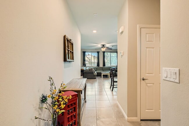 Building Photo - GATED 2-STORY HOME!