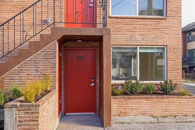 Foto del edificio - 5810 26th Ave NW