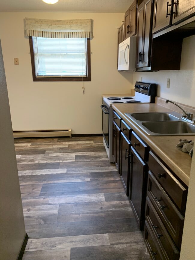 Kitchen - 201 Columbia St