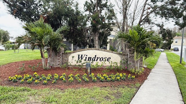 Foto del edificio - 167 Windrose Dr