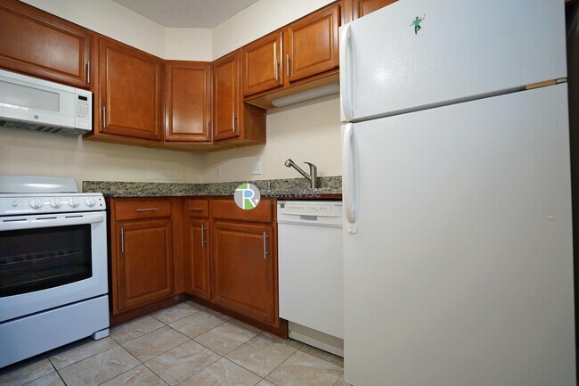 Building Photo - 59 Parkman St