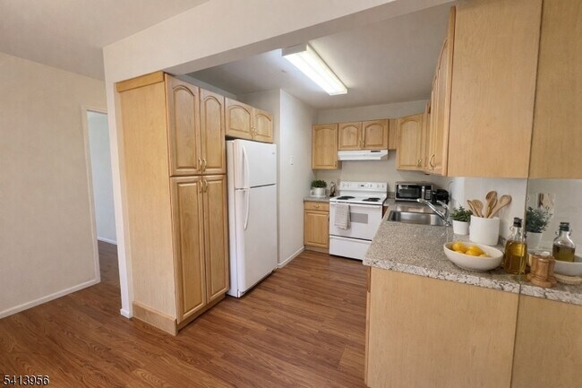 Building Photo - 680 NJ-15