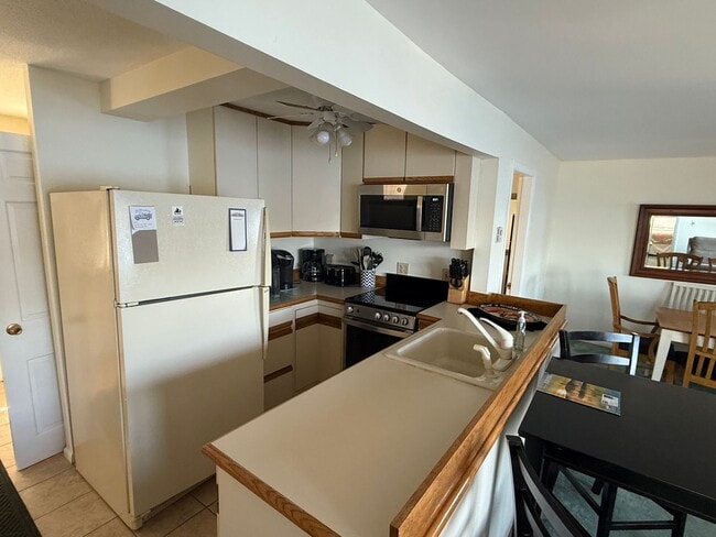 Building Photo - Gorgeous Lake View Winter Rental!