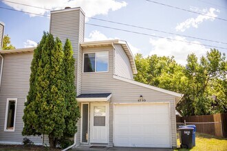 Building Photo - 1708 20th Ave S