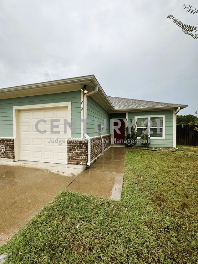 212 Lasso Cir, Kemp, TX 75143 House Rental in Kemp, TX