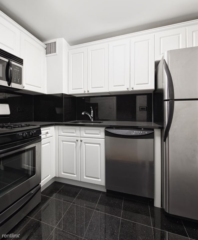 Building Photo - 1 br, 1 bath  - 310 E 86th St W