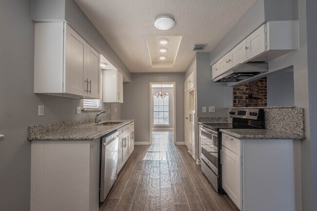 Foto del edificio - 423 Gentilly Dr