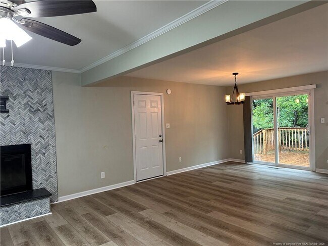 Building Photo - 103 Cromwell Ave