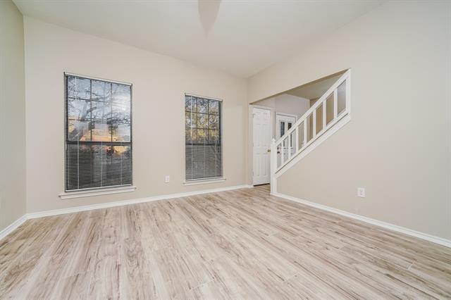 Building Photo - 1001 Country Ln