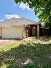 Building Photo - 210 Rentz Pl Cir