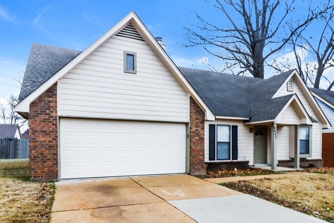 Building Photo - 4893 Barkshire Dr