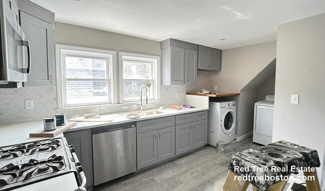 Photo - 16 Long Ave Apartment