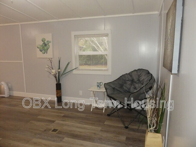 Foto del edificio - 135 Edgewater Dr